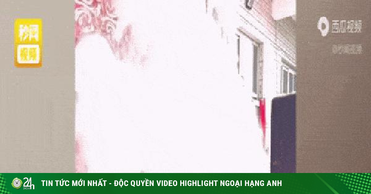 Clip: Chú rể nổi cáu vì hứng trọn cả tấn bột mì ngay trong đám cưới