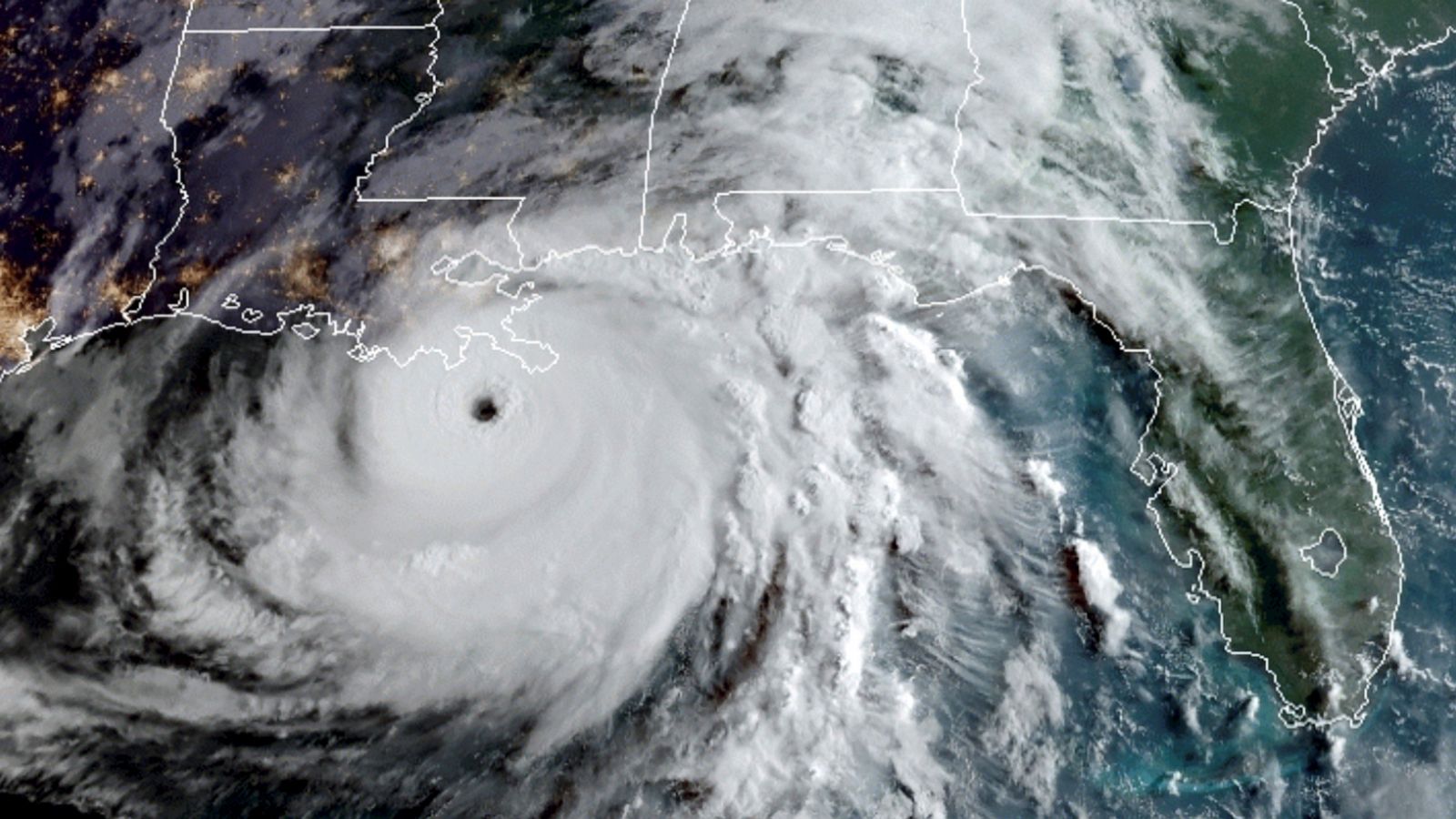 Bão mạnh bậc nhất 170 năm sắp đổ bộ Mỹ, mạnh hơn bão từng khiến hơn 1.800 người thiệt mạng - 1
