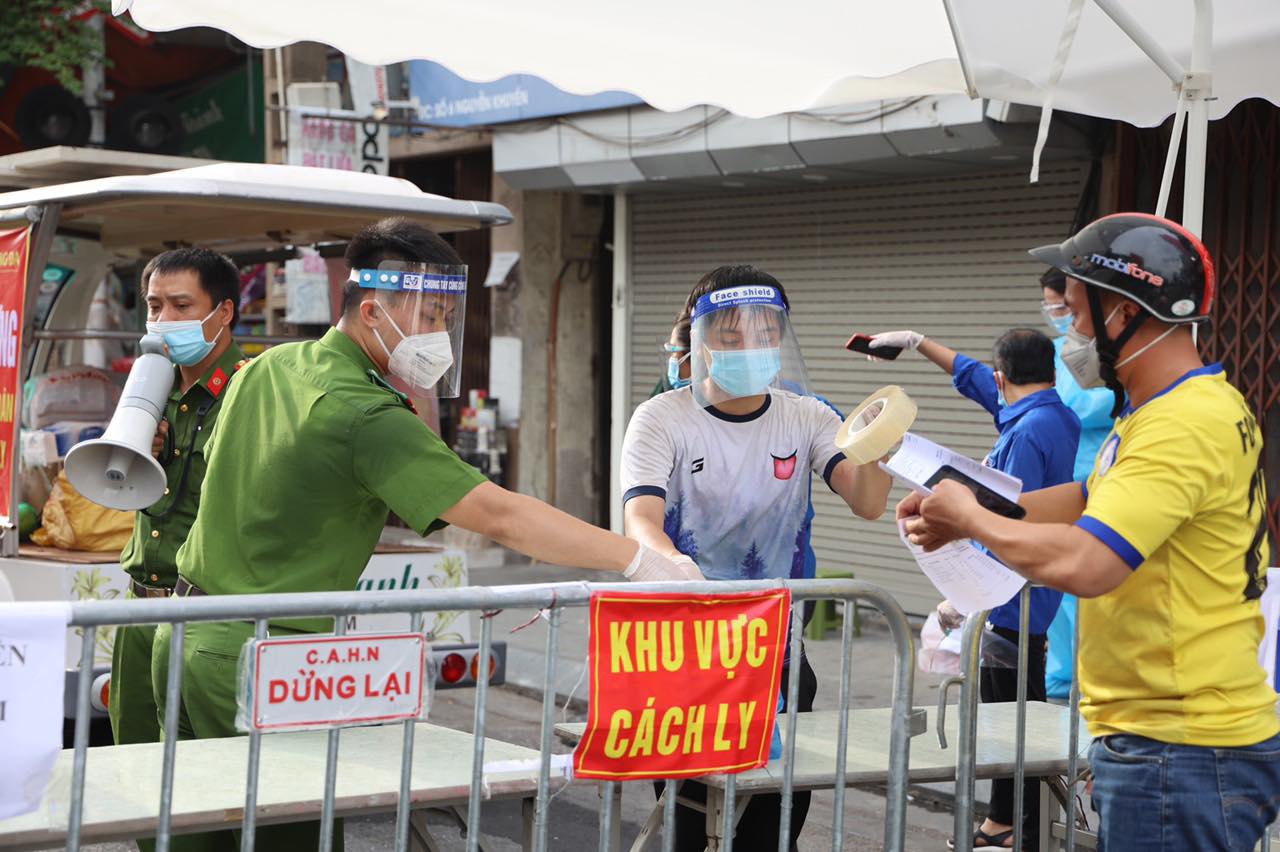 Nam Định: Phát hiện 10 ca dương tính SARS-CoV-2 qua xét nghiệm sàng lọc - 1