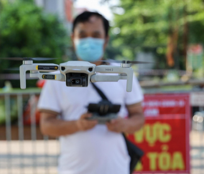 Close-up monitoring of thousands of people in the blockade area with drones, violators will be fined - 6