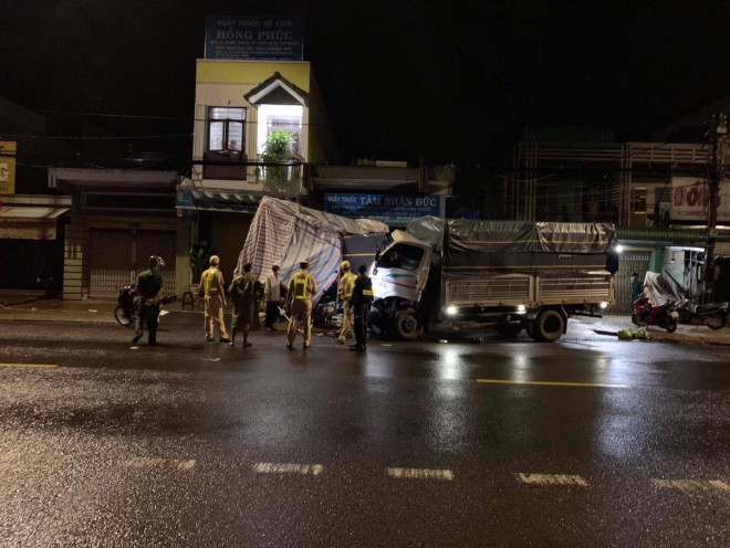 Xe tải tông sập chốt kiểm dịch trên Quốc lộ 20, 3 người thoát chết - 4