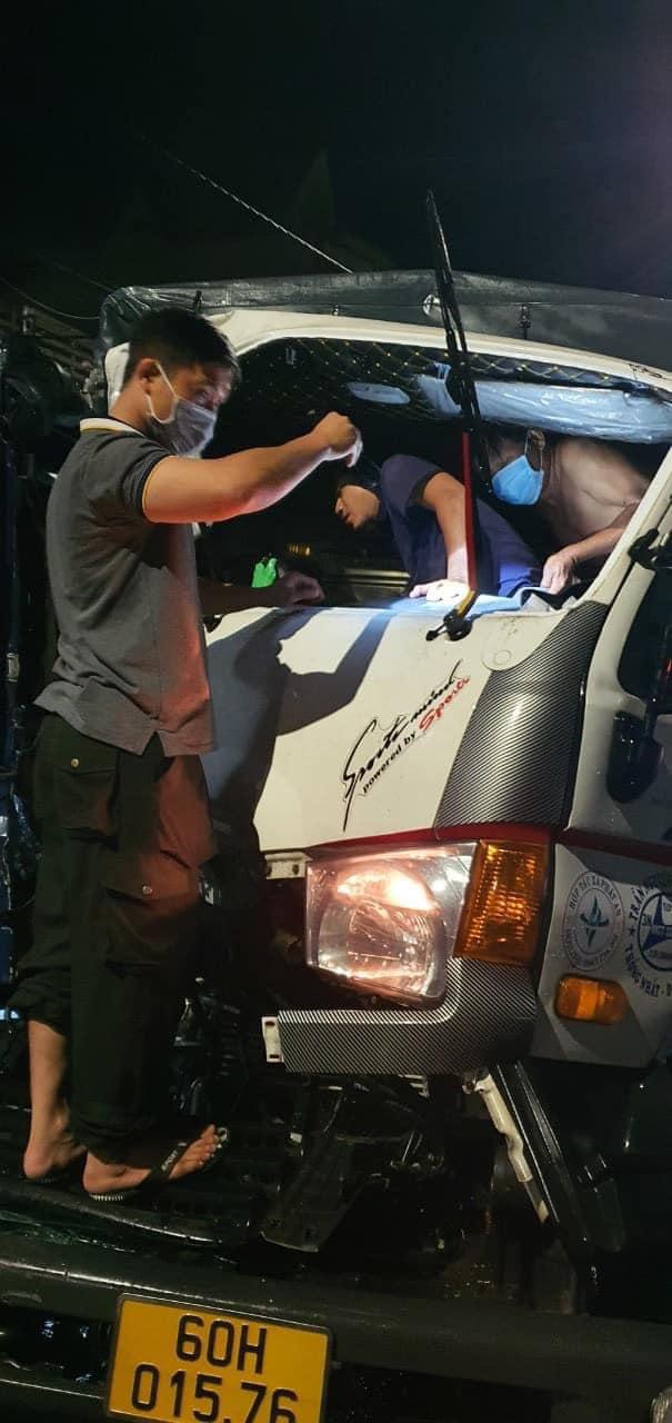 Xe tải tông sập chốt kiểm dịch trên Quốc lộ 20, 3 người thoát chết - 3