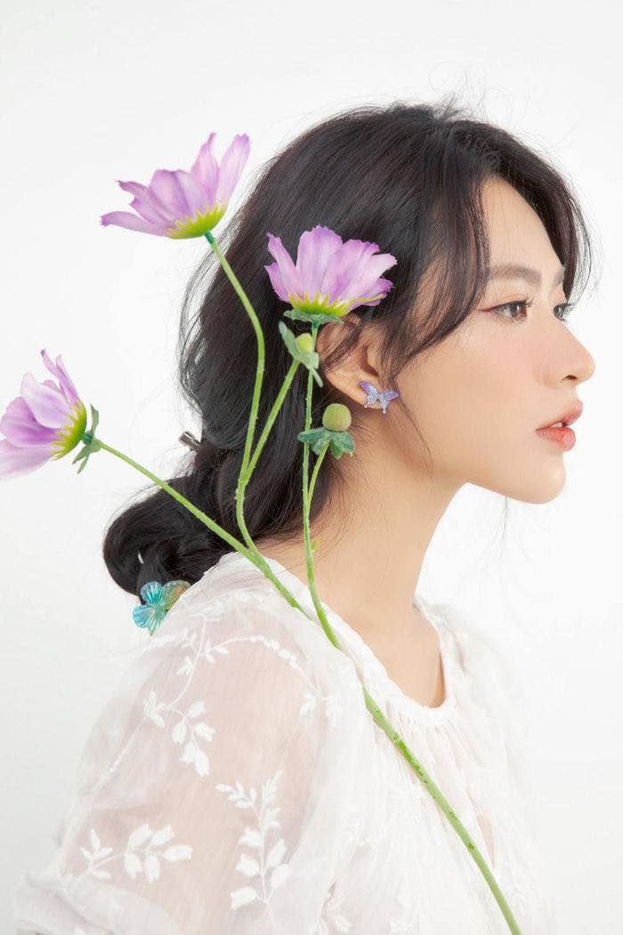 "Nàng thơ mới của màn ảnh Việt" được ví như "thần tiên tỷ tỷ", có vóc dáng chuẩn hoa hậu - 1
