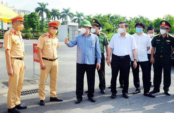 Bí thư Thành ủy Hà Nội: Sẽ cấp giấy đi đường nhanh, gọn, thuận tiện, kêu gọi người dân ủng hộ - 1