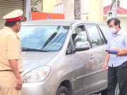 Thanh tra Sở Tài nguyên Môi trường cố thủ trong ô tô hơn 1 giờ khi vi phạm chống dịch