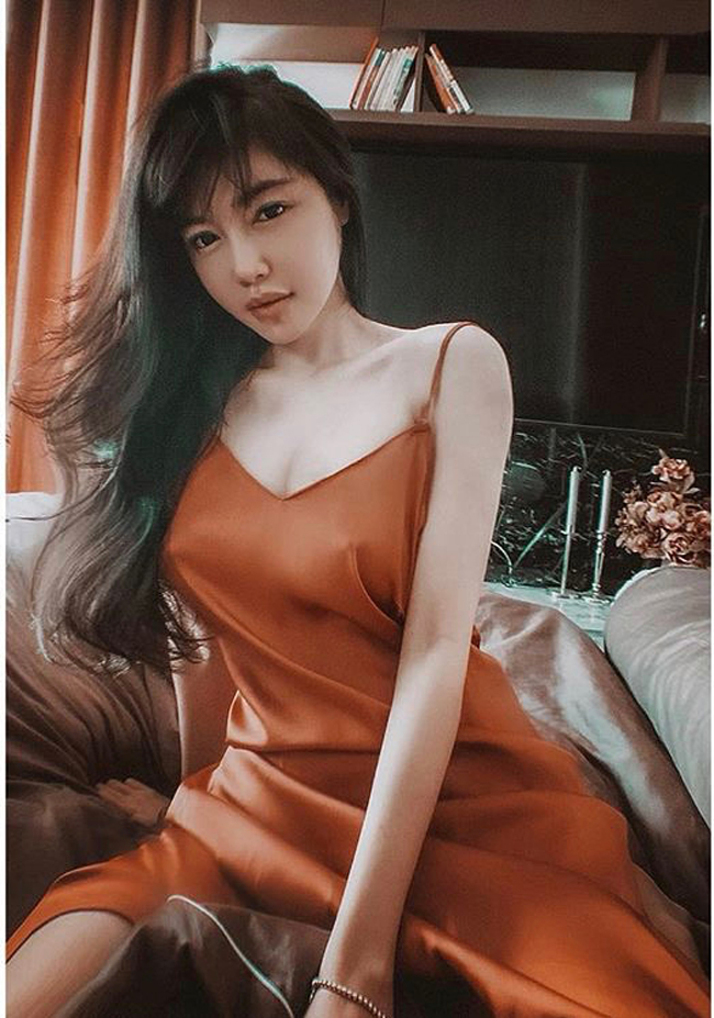 "Siêu vòng một" của showbiz Việt đi theo phong cách sexy, cởi mở về gu ăn mặc.
