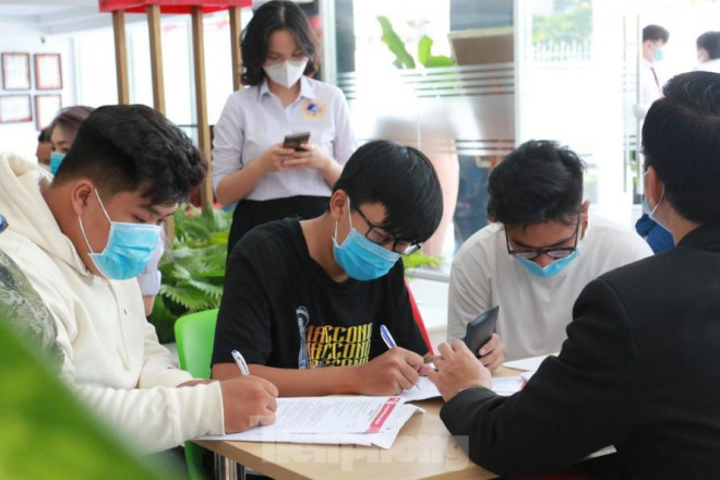 Trường ĐH Kinh tế Tài chính TPHCM, ĐH Quốc tế Sài Gòn, Hồng Bàng công bố điểm chuẩn - 1