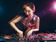 Nữ DJ tham gia game show gây "nghẽn sóng" vì quá nóng bỏng