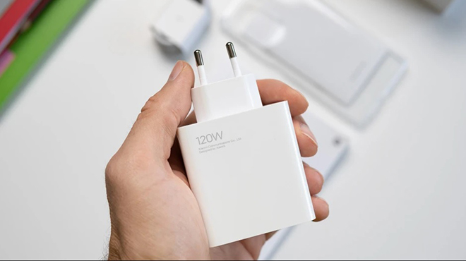 "Choáng" với chiếc smartphone sạc nhanh nhất thế giới - 1
