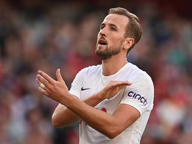 Harry Kane “tấu hài” biếu bàn thắng cho Arsenal bị fan châm chọc không ngớt - 1