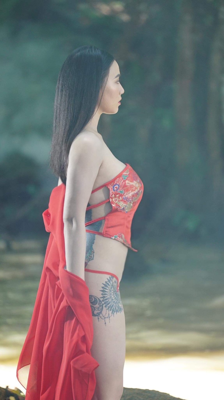Linh Miu chuộng trang phục khoe hình xăm ấn tượng gần kín thân - 9