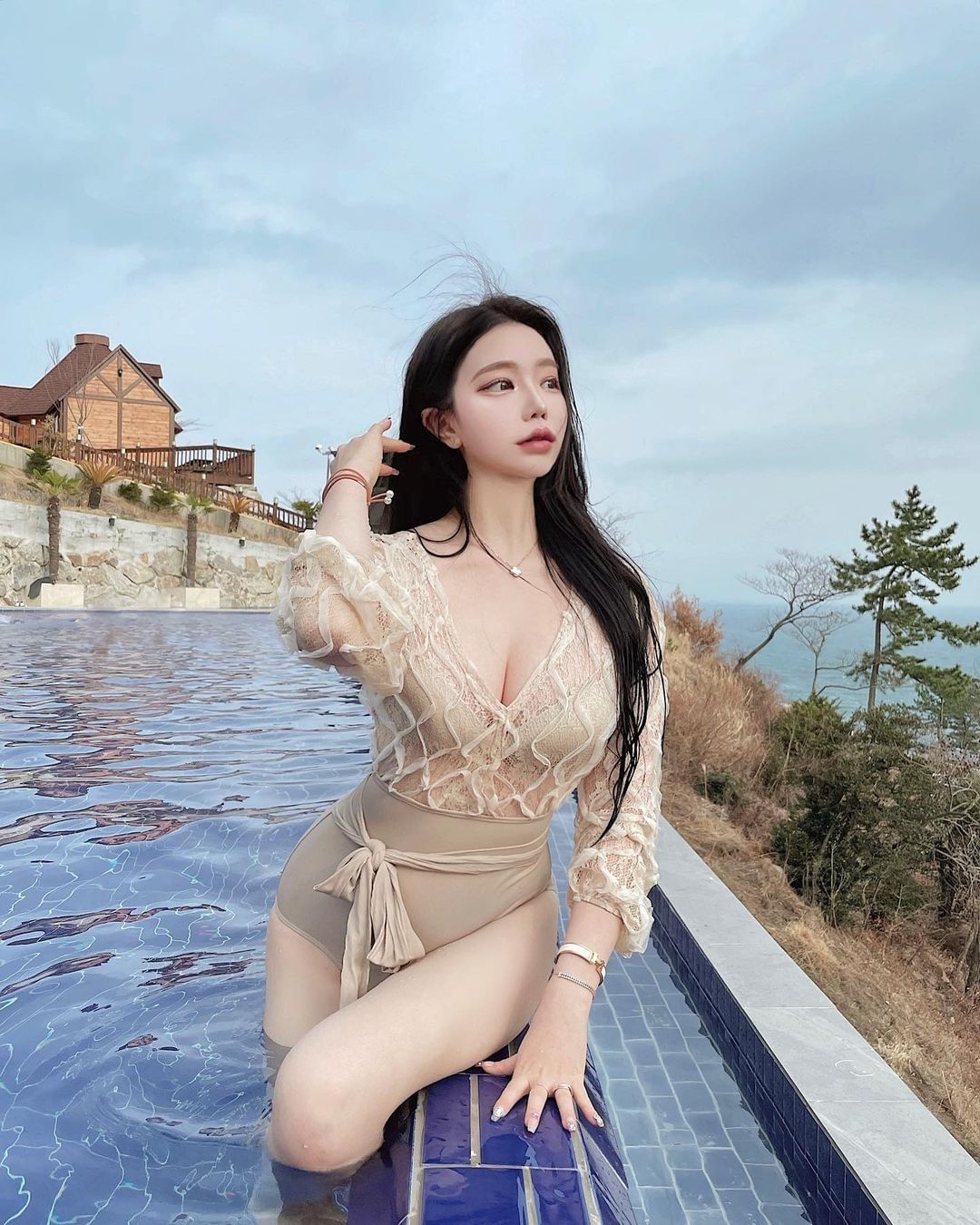Phái đẹp Hàn Quốc mê mệt kiểu áo tắm giúp gợi cảm gấp bội khi ở dưới nước - 9