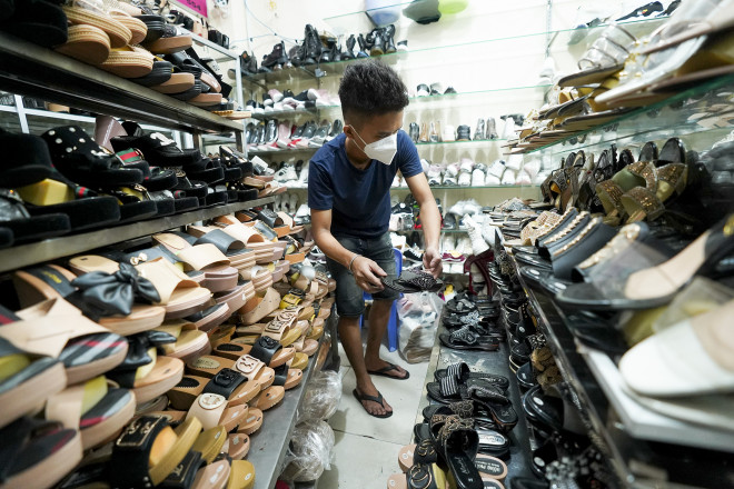 Cận cảnh: Hàng quán TP.HCM sẵn sàng cho ngày 1-10 - 9