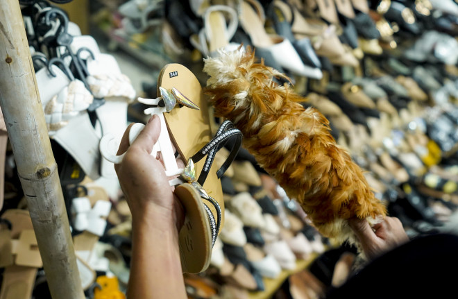 Cận cảnh: Hàng quán TP.HCM sẵn sàng cho ngày 1-10 - 10