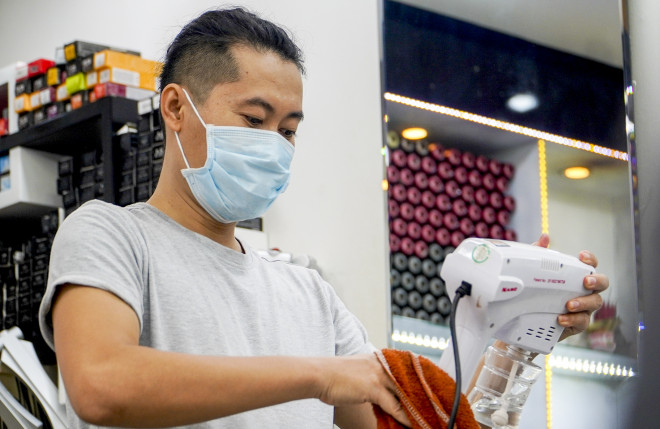 Cận cảnh: Hàng quán TP.HCM sẵn sàng cho ngày 1-10 - 15