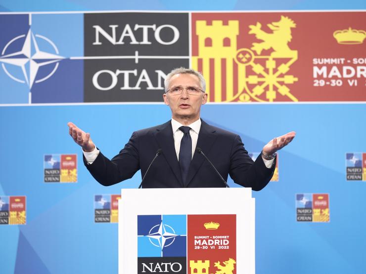 Bị NATO coi là ”thách thức nghiêm trọng”, Trung Quốc nổi giận