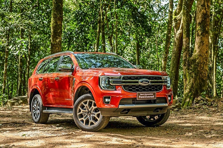 Ford Everest thế hệ mới ra mắt thị trường Việt, giá bán từ 1,1 tỷ đồng - 1