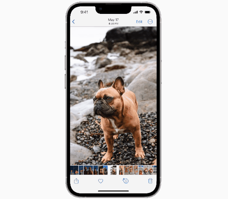 Tính năng tách chủ thể trên iOS 16 sẽ giúp cho người dùng iPhone có thể tách hoàn toàn chủ thể khỏi nền ảnh một cách dễ dàng và chính xác. Với tính năng này, bạn sẽ có thể tạo nên những bức ảnh thật ấn tượng và đẹp mắt. Hãy cùng khám phá tính năng này trên iPhone của bạn để trải nghiệm và sáng tạo những bức ảnh tuyệt vời nhé!