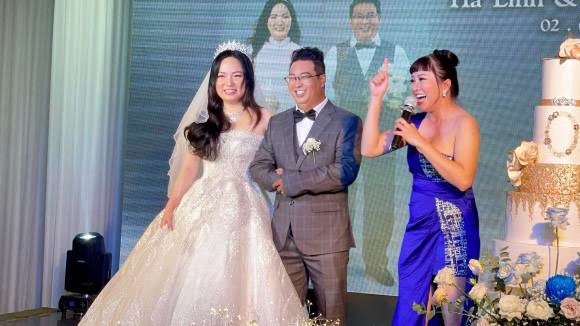 Diễn viên hài 49 tuổi Hà Linh bất ngờ kết hôn: Nhan sắc cô dâu gây chú ý - 1