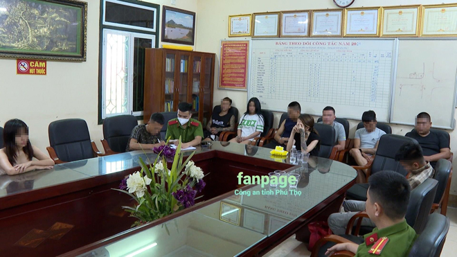 Cảnh sát đột kích “bữa tiệc” sinh nhật bằng ma tuý trong quán karaoke - 2