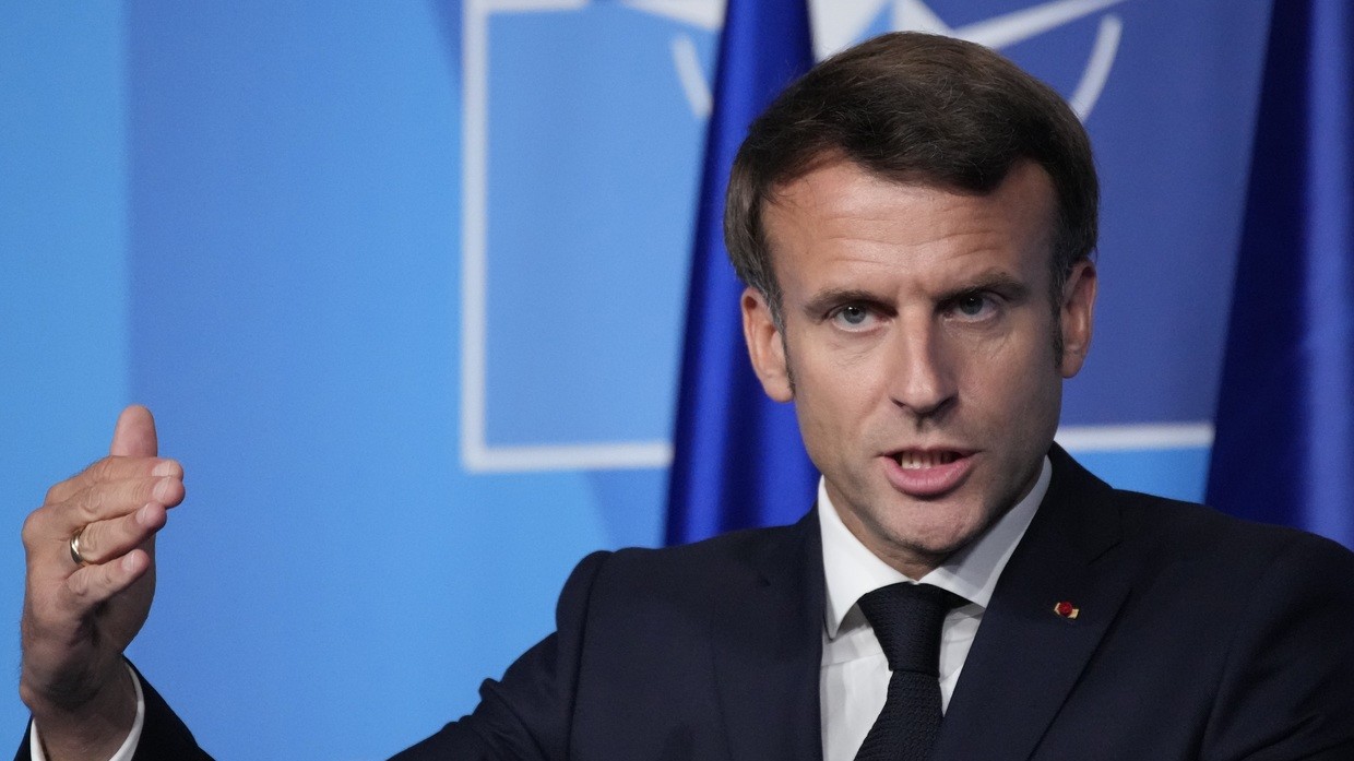 Tổng thống Pháp Macron phản đối Anh, Mỹ công kích Nga - 1