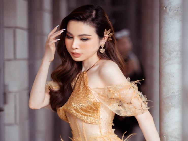 Hoa hậu Áo dài suýt “hụt” diễn tại Thailand Fashion Week vì… kẹt xe