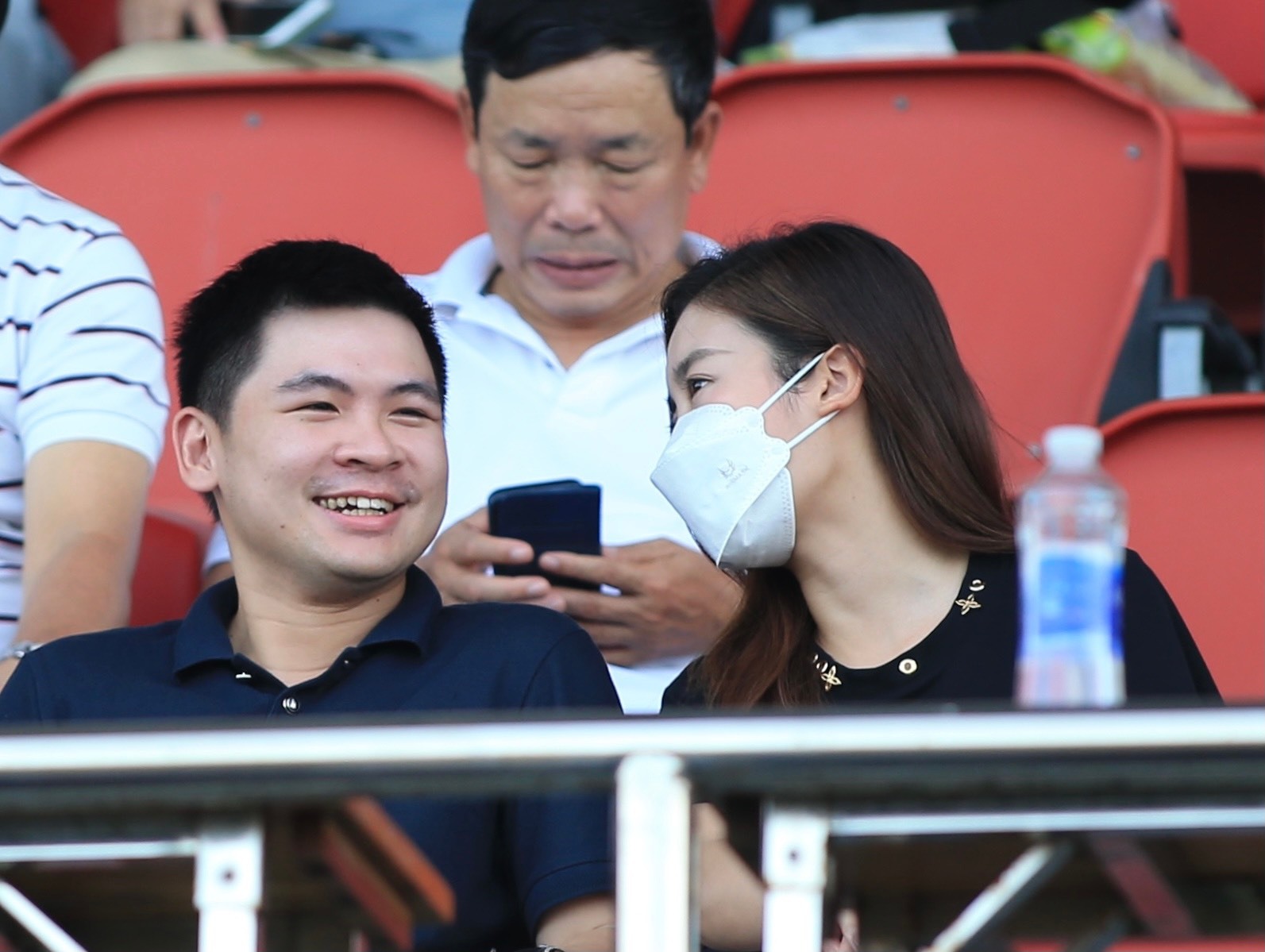 Mc Thể thao lộ ảnh hẹn hò với Chủ tịch Hà Nội FC chính là người từng khiến Bùi Tiến Dũng bối rối - 1