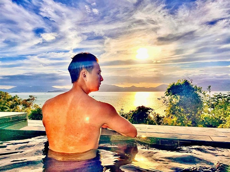 Ngô Kiến Huy mạnh dạn cởi áo khoe body sau những tháng ngày bị gọi là "đuông dừa" - 4