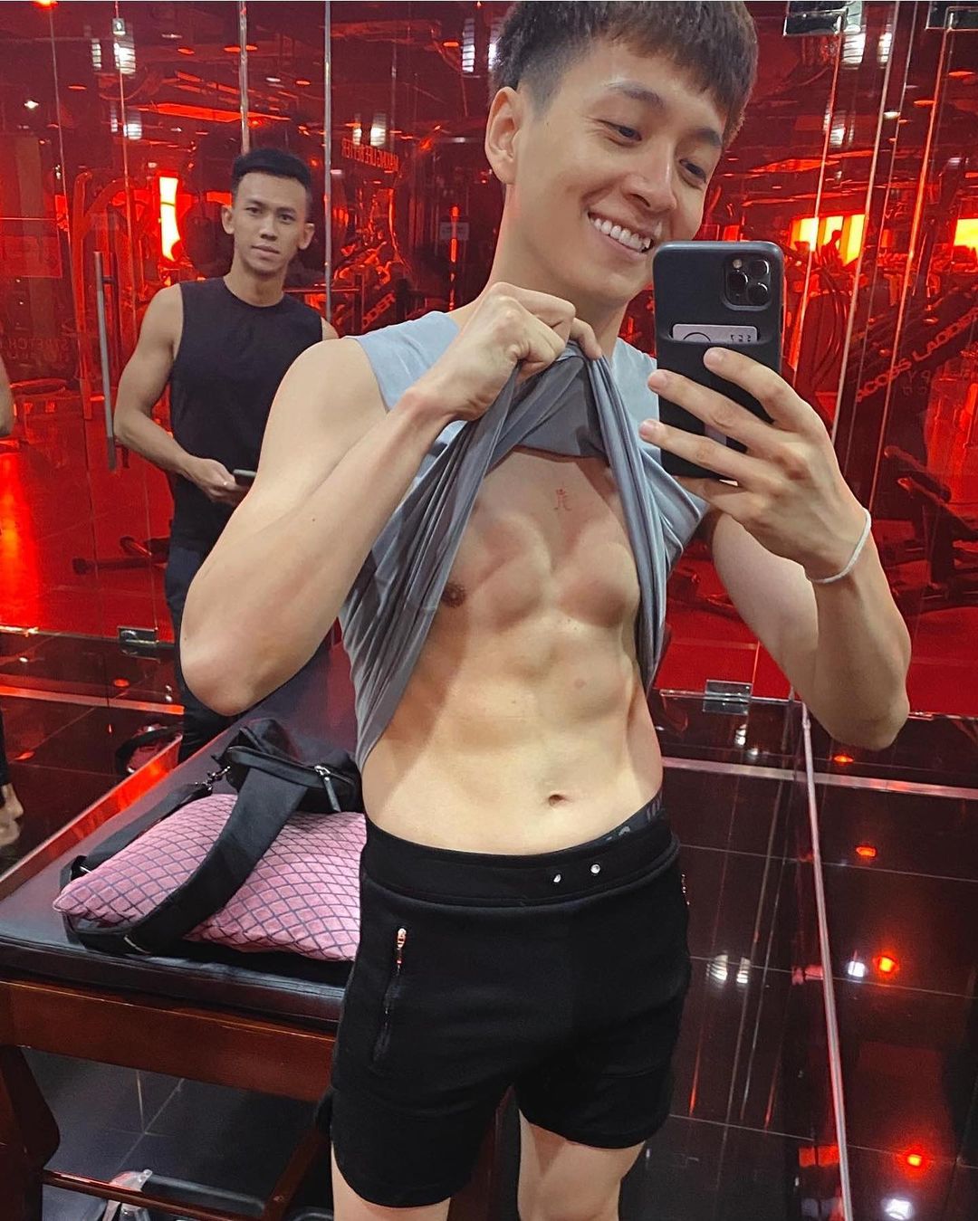 Ngô Kiến Huy mạnh dạn cởi áo khoe body sau những tháng ngày bị gọi là "đuông dừa" - 5