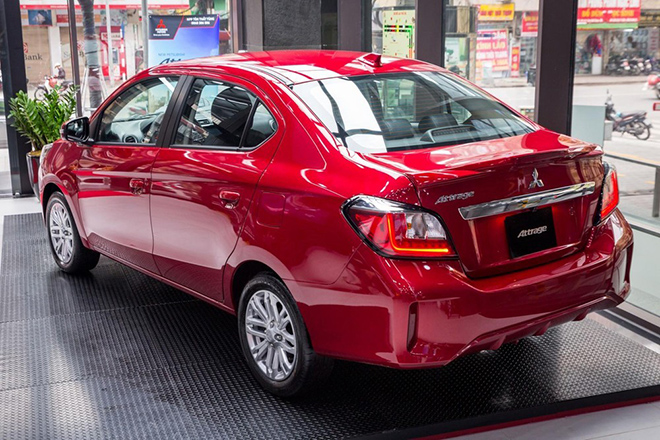 Giá xe Mitsubishi Attrage niêm yết và lăn bánh tháng 7/2022 - 8