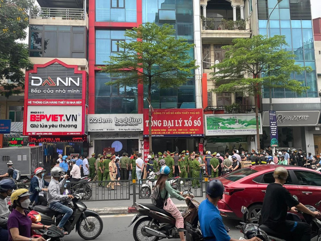 HN: Công an thông tin việc hàng chục cảnh sát xuất hiện trên phố Nguyễn Lương Bằng - 1