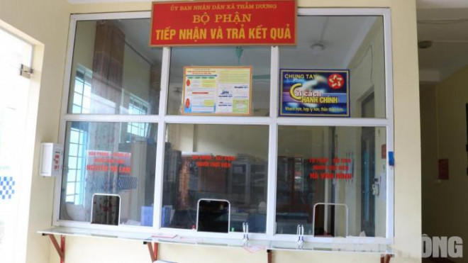 Hai UBND xã ở Lào Cai đóng cửa vì... đi họp - 2