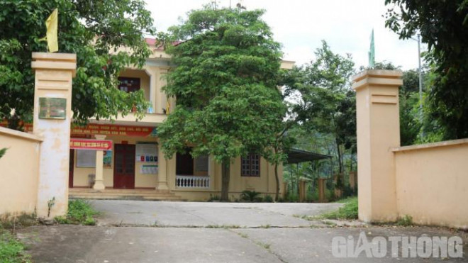 Hai UBND xã ở Lào Cai đóng cửa vì... đi họp - 7