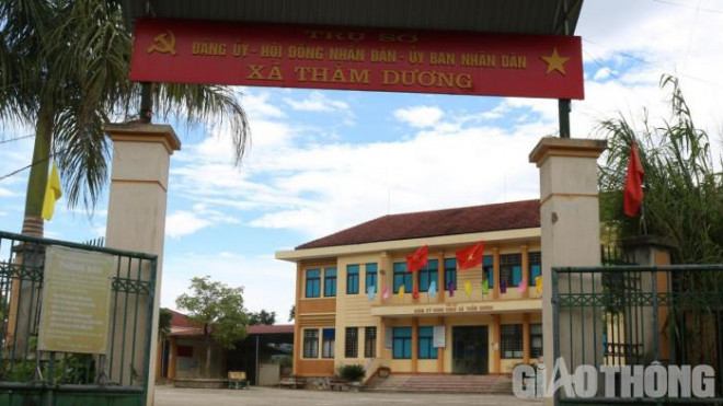 Hai UBND xã ở Lào Cai đóng cửa vì... đi họp - 8
