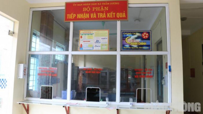 Hai UBND xã ở Lào Cai đóng cửa vì... đi họp - 10
