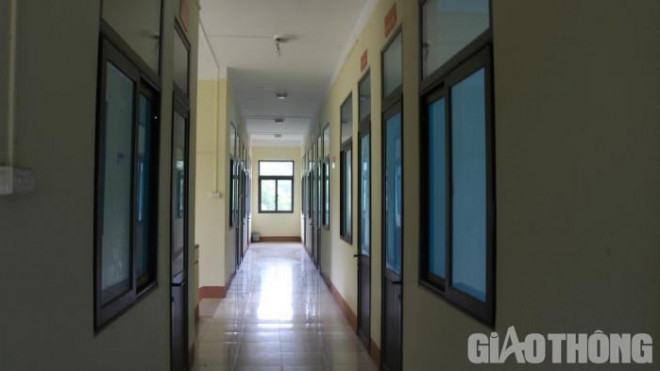 Hai UBND xã ở Lào Cai đóng cửa vì... đi họp - 12
