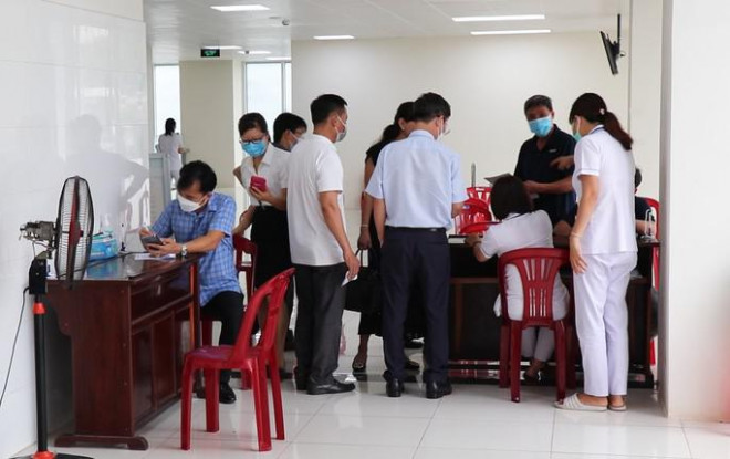 Phó Chủ tịch UBND tỉnh Bình Phước tiêm vắc-xin mũi 4 - 3