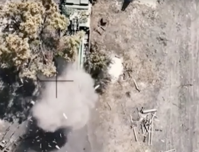 Video: Quân đội Ukraine tung video phá hủy pháo phản lực Nga - 1
