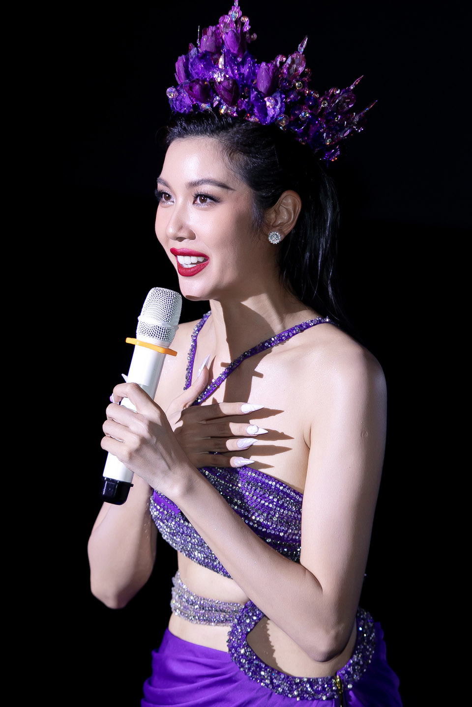 Á hậu Thúy Vân bất ngờ lấn sân làm ca sĩ, mời Vũ Thu Phương, Khánh Vân đóng MV - 1