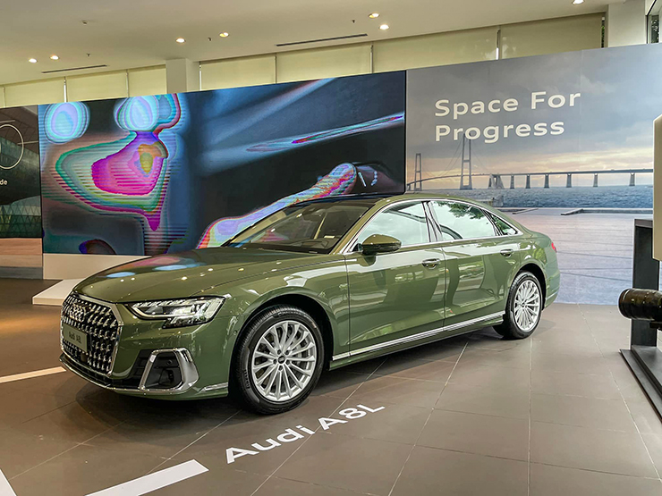 Audi A8L thế hệ mới ra mắt thị trường Việt, giá bán từ 6 tỷ đồng - 1