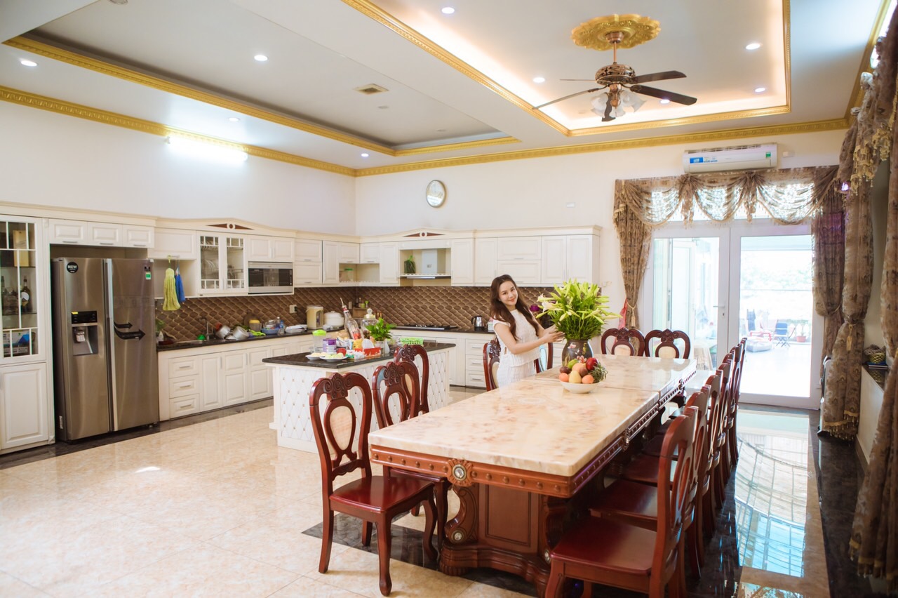 Vy Oanh khoe &#34;lâu đài dát vàng&#34; ở Hải Phòng, khẳng định 1 câu về ông xã doanh nhân &#34;máu mặt&#34; - 6