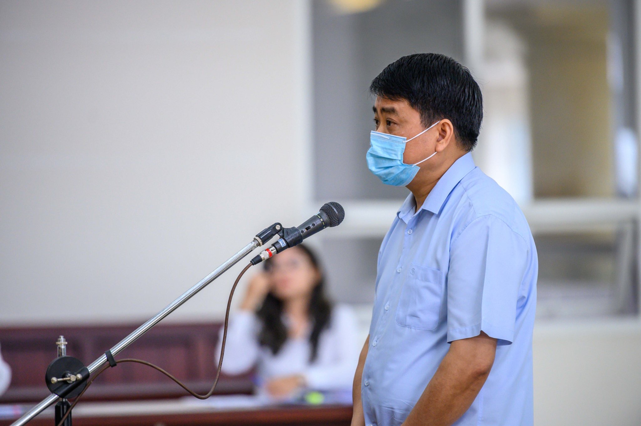Cựu Chủ tịch TP.Hà Nội Nguyễn Đức Chung nộp bệnh án và 85 bằng khen, giấy khen đến toà án - 1