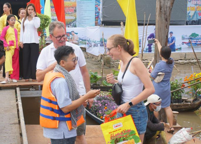 Chiêm ngưỡng 1 trong 10 khu chợ nổi nhộn nhịp nhất thế giới - 7