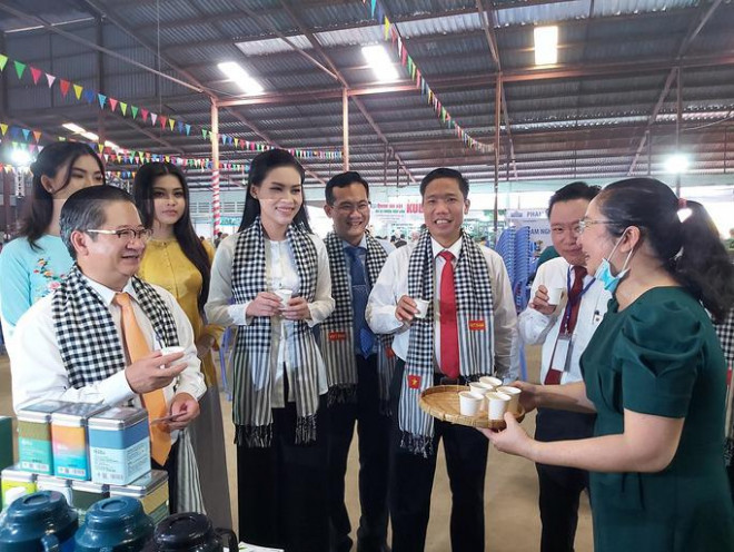 Chiêm ngưỡng 1 trong 10 khu chợ nổi nhộn nhịp nhất thế giới - 13
