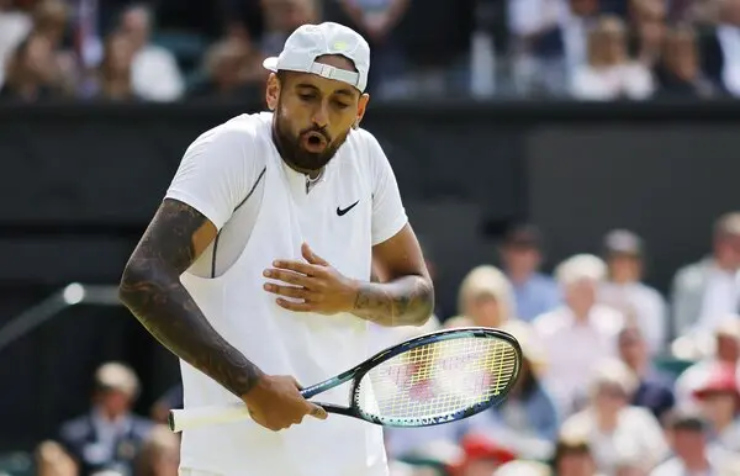 Kyrgios demanded to expel fans, questioned the referee and "spin kick"  journalist at Wimbledon - 1