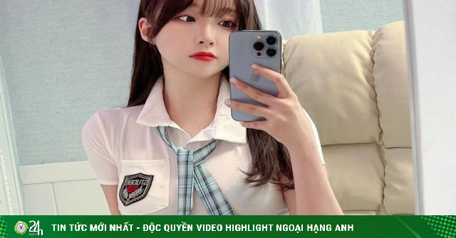 Streamer Hàn Quốc biến tấu đồng phục dân mạng người khen kẻ chê
