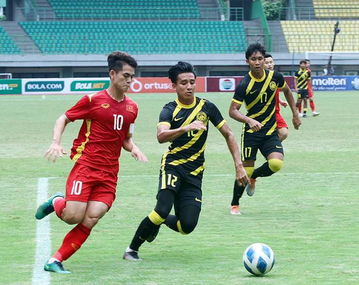 U19 Việt Nam thua thảm U19 Malaysia, HLV Đinh Thế Nam lý giải ra sao? -  Bóng đá