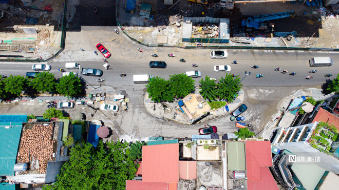 Cận cảnh ngôi nhà 4 mặt tiền nằm cạnh vành đai nghìn tỷ - 4