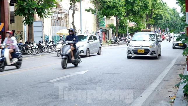 Lạ lẫm phố Quang Trung ngày đầu tổ chức lại giao thông - 4