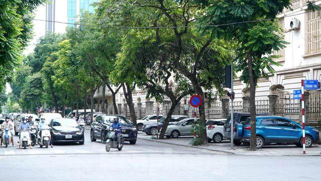Lạ lẫm phố Quang Trung ngày đầu tổ chức lại giao thông - 7